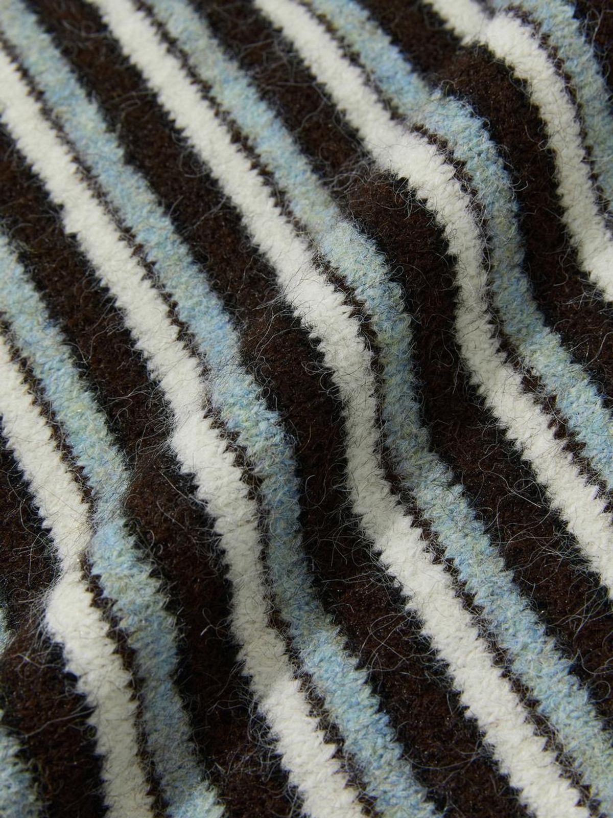 글로니(GLOWNY) MELLOW V-NECK STRIPE KNIT (BROWN STRIPE)