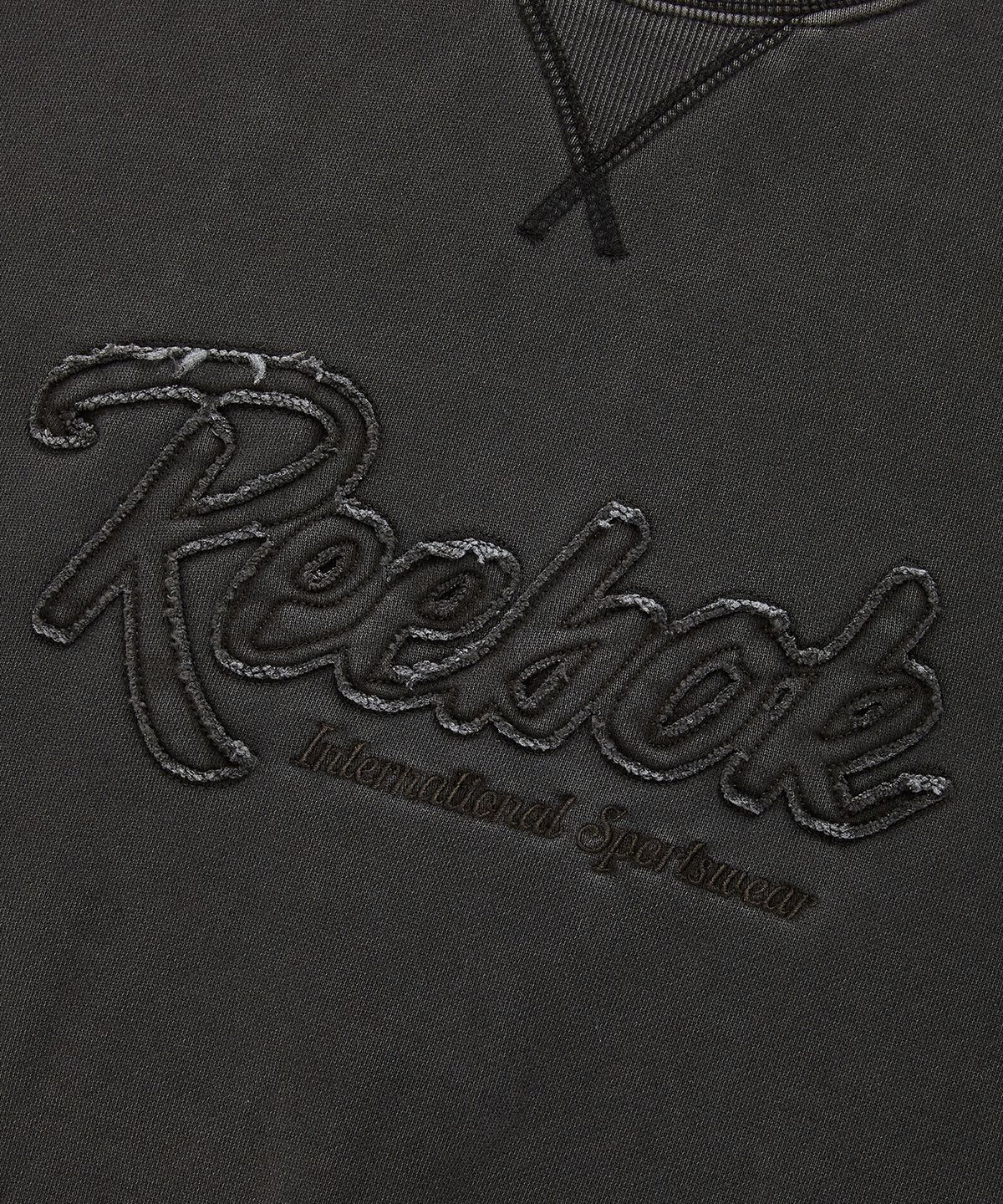리복(REEBOK) 가먼트다잉 아플리케 맨투맨 - 차콜