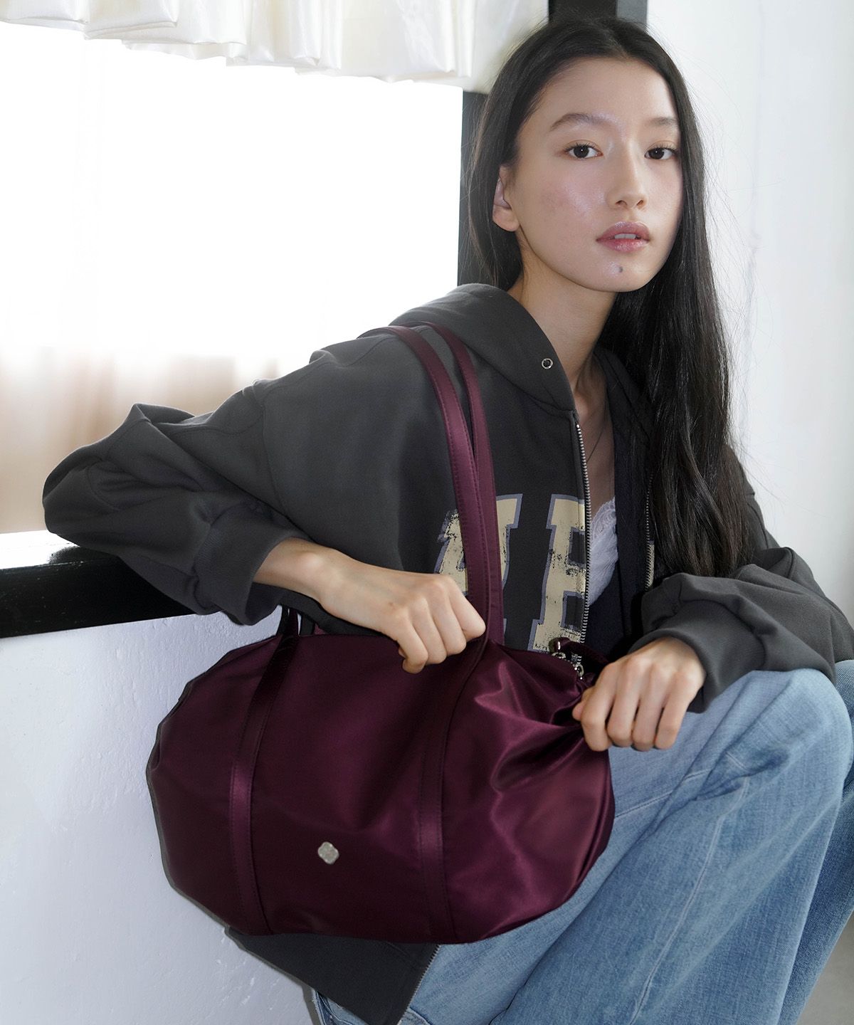 히어리(HEEARI) 오로라 셔링 더플백_퍼플