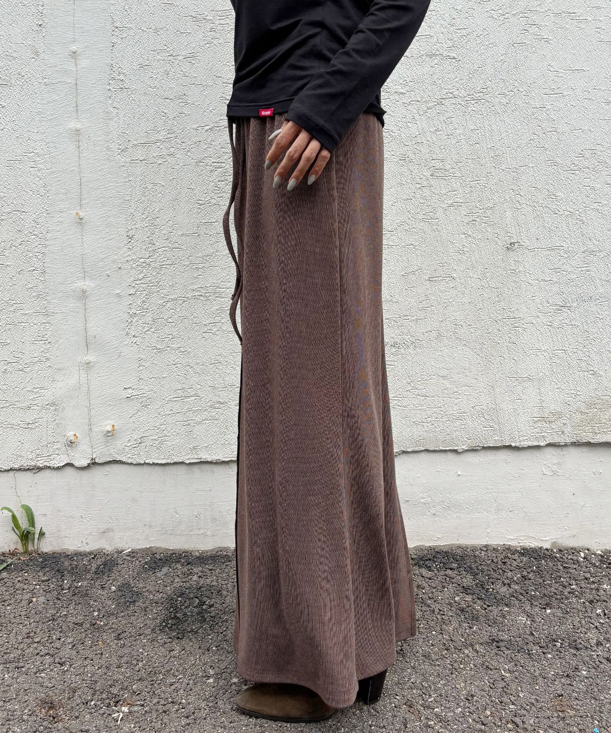 크루치(KRUCHI) RAW EDGE LONG SKIRT (BROWN) WOMENS
