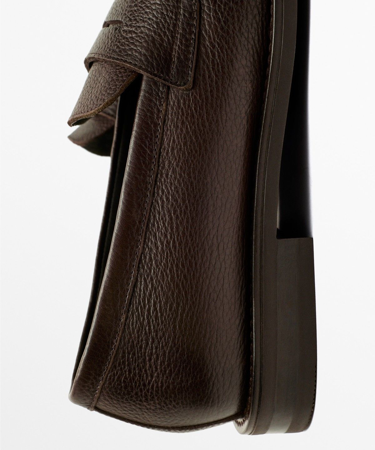 마시모두띠(MASSIMO DUTTI) 스플릿 스웨이드 로퍼