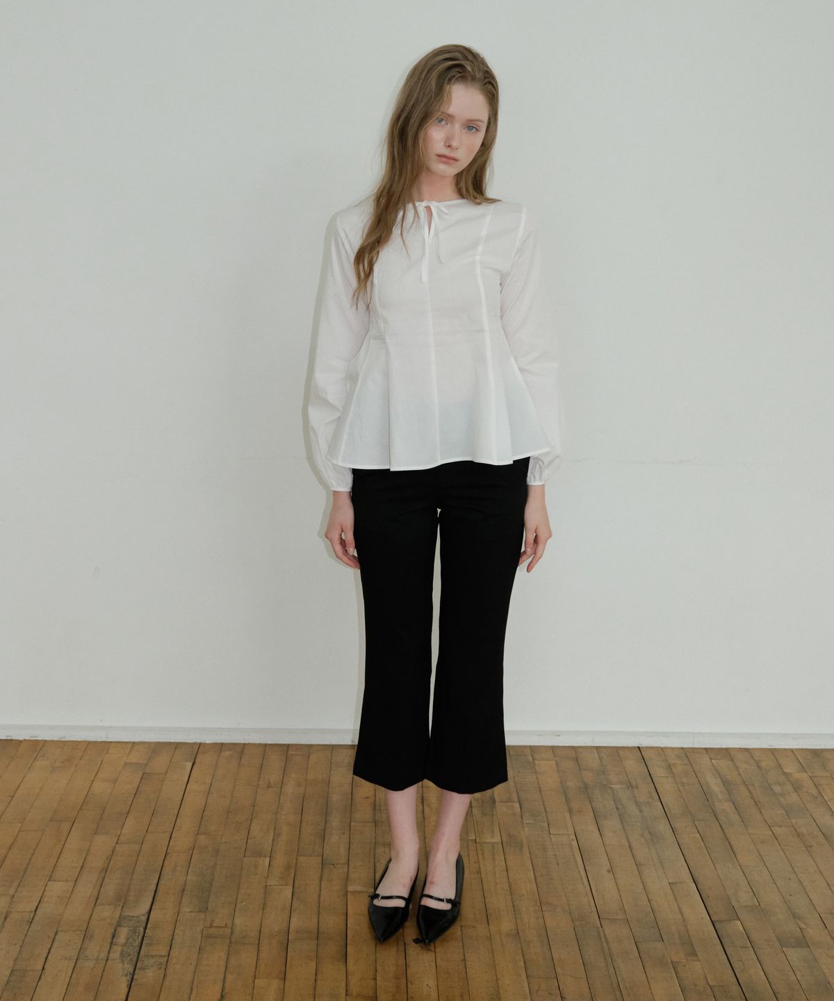 리올그(REORG) PAP FLARE SLIT BLOUSE WHITE