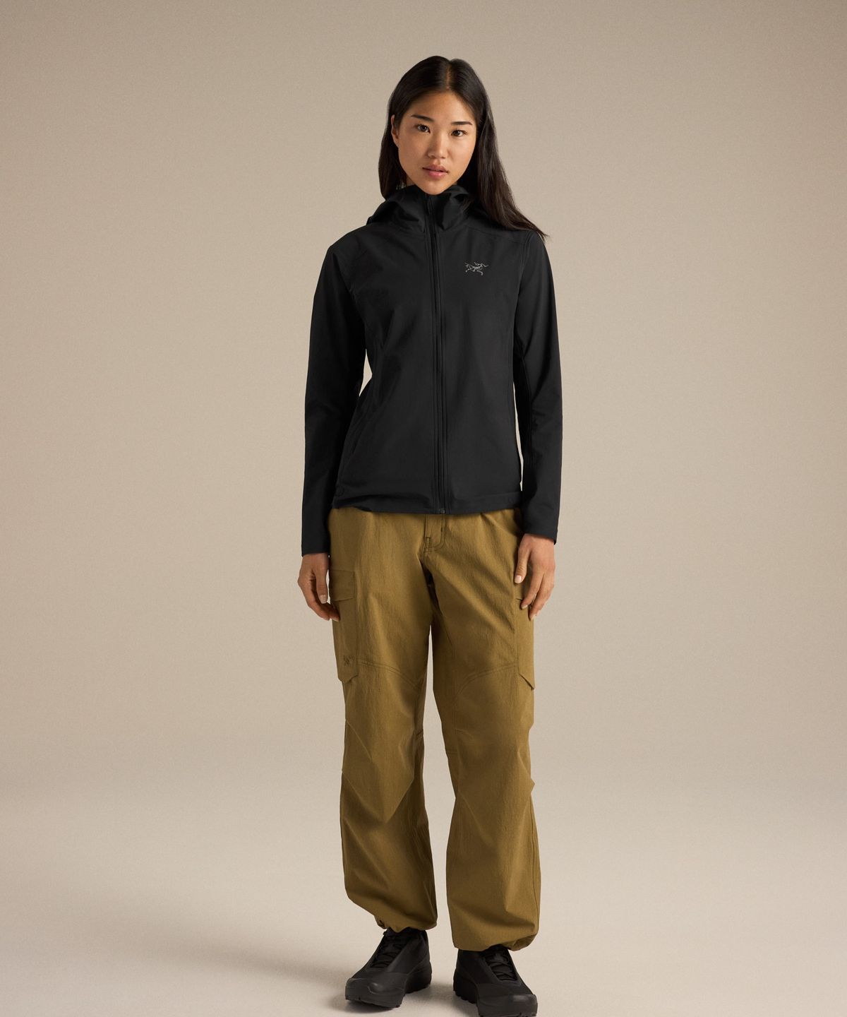 아크테릭스(ARCTERYX) 감마 라이트웨이트 후디 여성 - BLACK / AJQFW10924