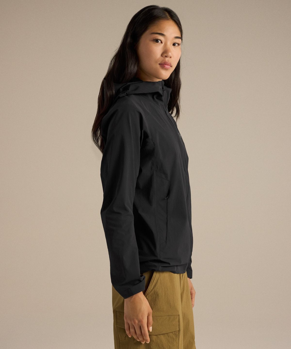 아크테릭스(ARCTERYX) 감마 라이트웨이트 후디 여성 - BLACK / AJQFW10924