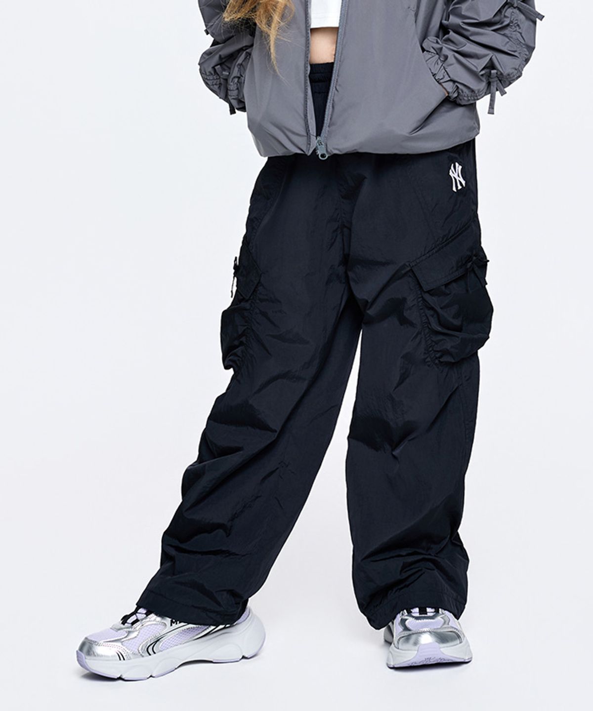 엠엘비 키즈(MLB KIDS) 스트릿 걸즈 와이드 리본포켓 기모트리코트 우븐팬츠 NY (Black)
