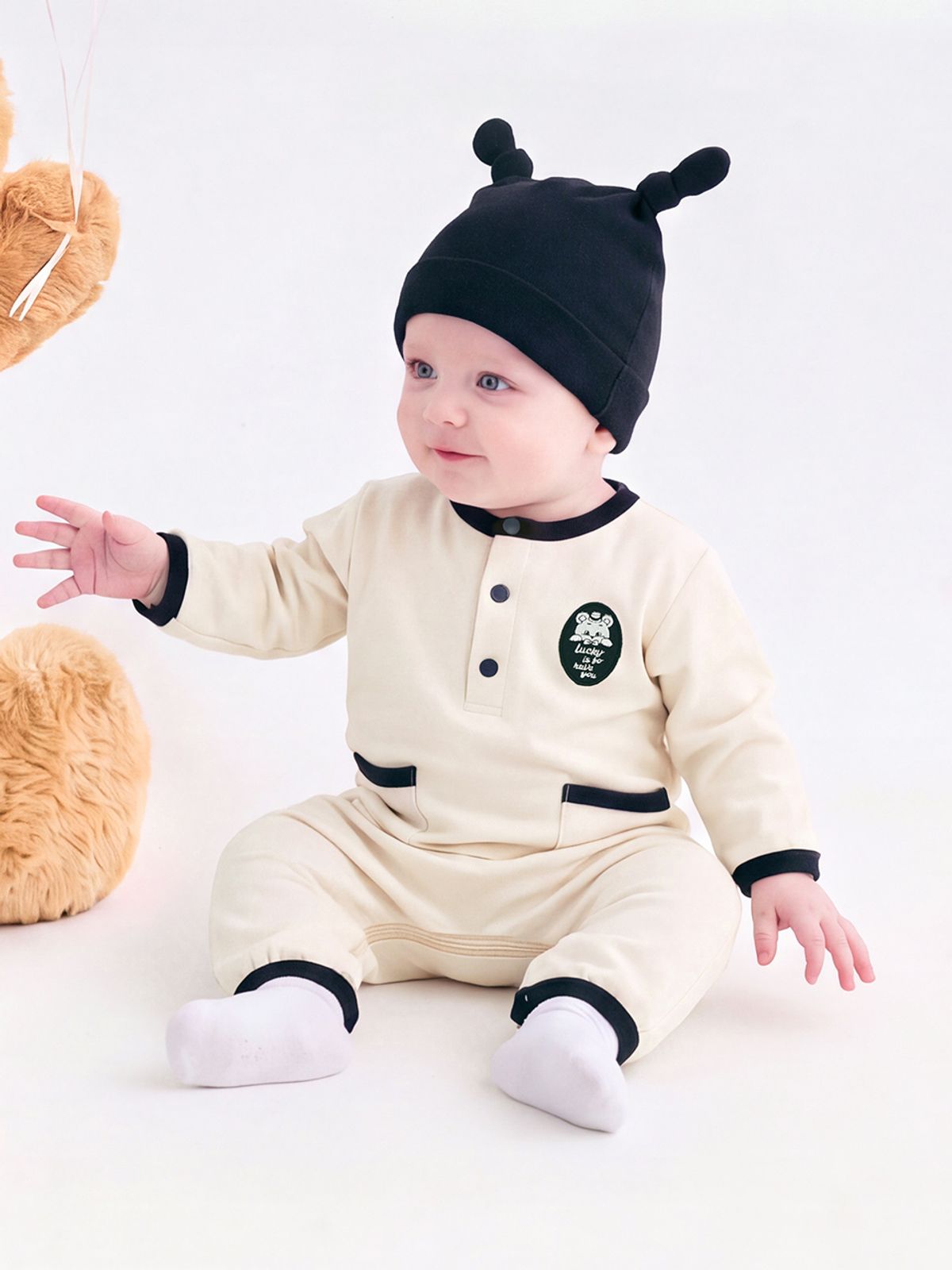 밀크베이비(MILKBABY) 모노 베어라벨 유아점프수트 아기바디수트