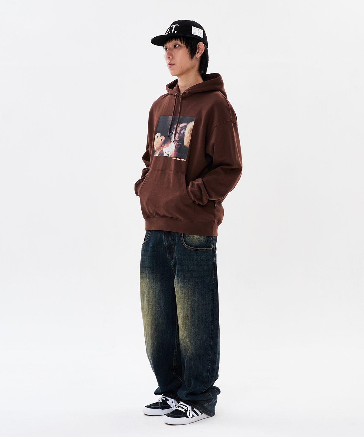 위캔더스(WKNDRS) WKNDRS x E.T. HOODIE (BROWN)
