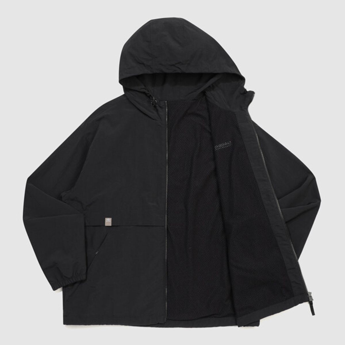 엄브로(UMBRO) 클래식 후드형 웜업 바람막이 자켓 블랙 UR321CJK92