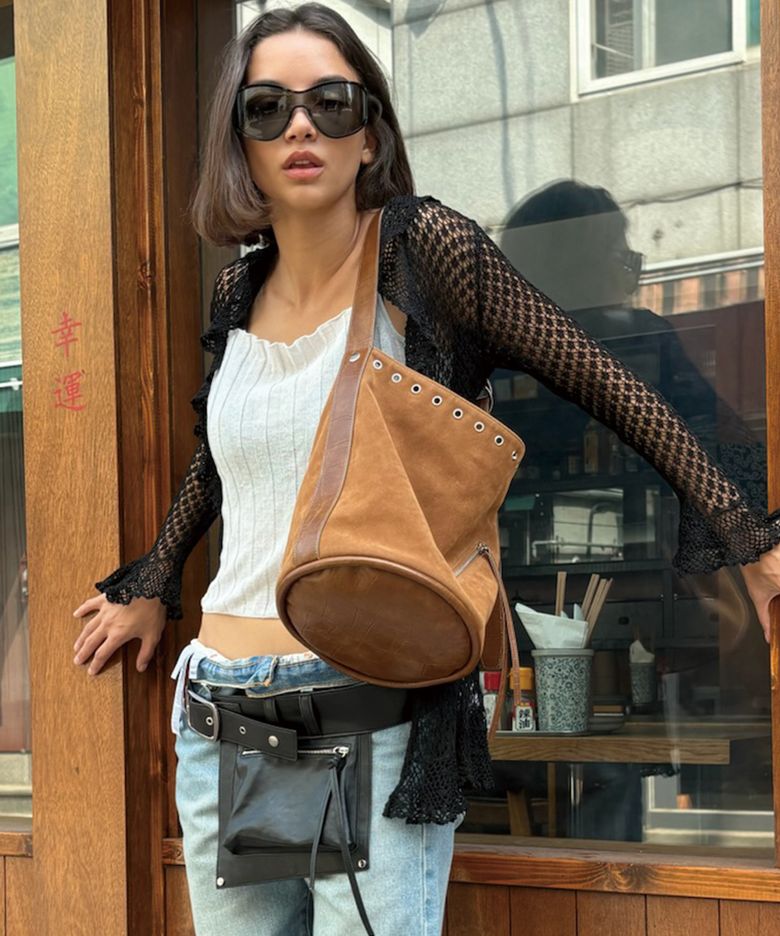 beaker bag (suede camel)
