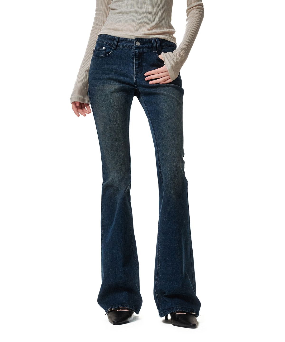 데케트 우먼(DECET WOMEN) Signature Slim Low Rise Flared Jeans DCWPT006DBLUE