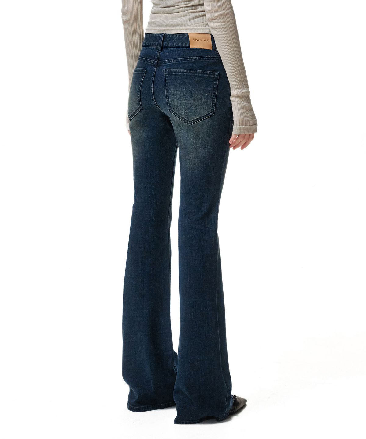 데케트 우먼(DECET WOMEN) Signature Slim Low Rise Flared Jeans DCWPT006DBLUE