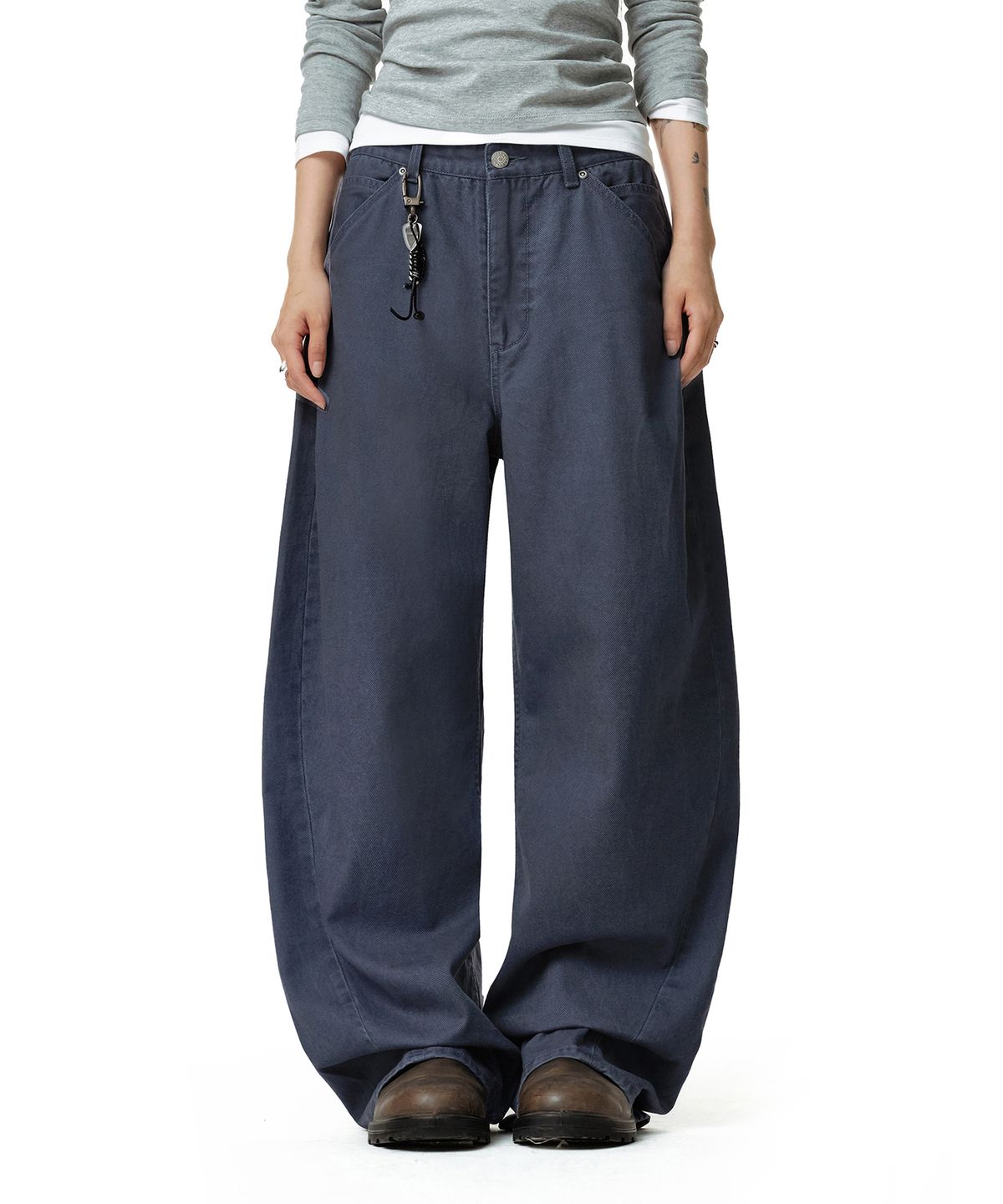 데케트 우먼(DECET WOMEN) Cinchback Barrel Wide Leg Pants DCWPT022NAVY