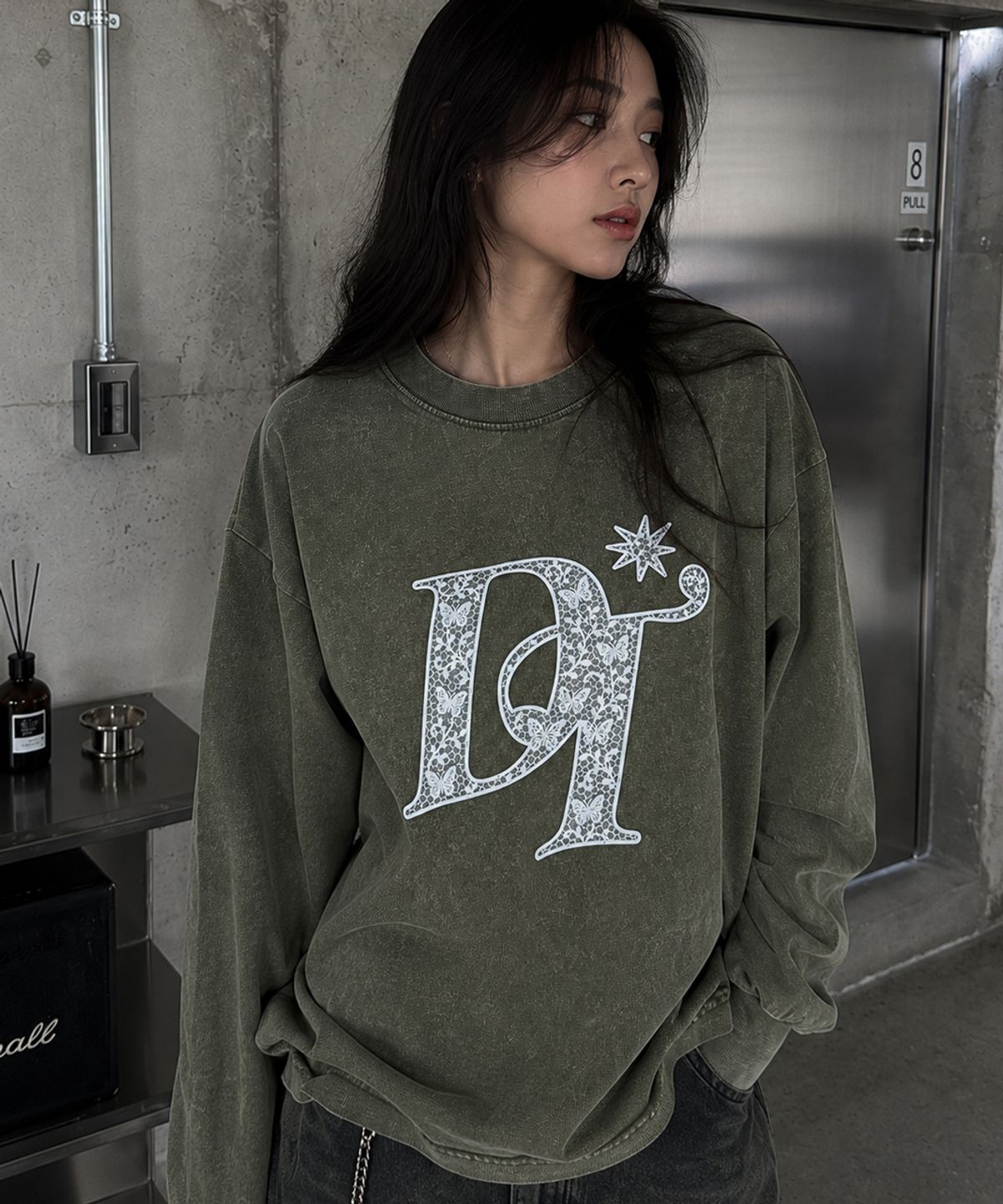도톤(DOTON) LACE EMBLEM ACID LONG SLEEVE (Brown)