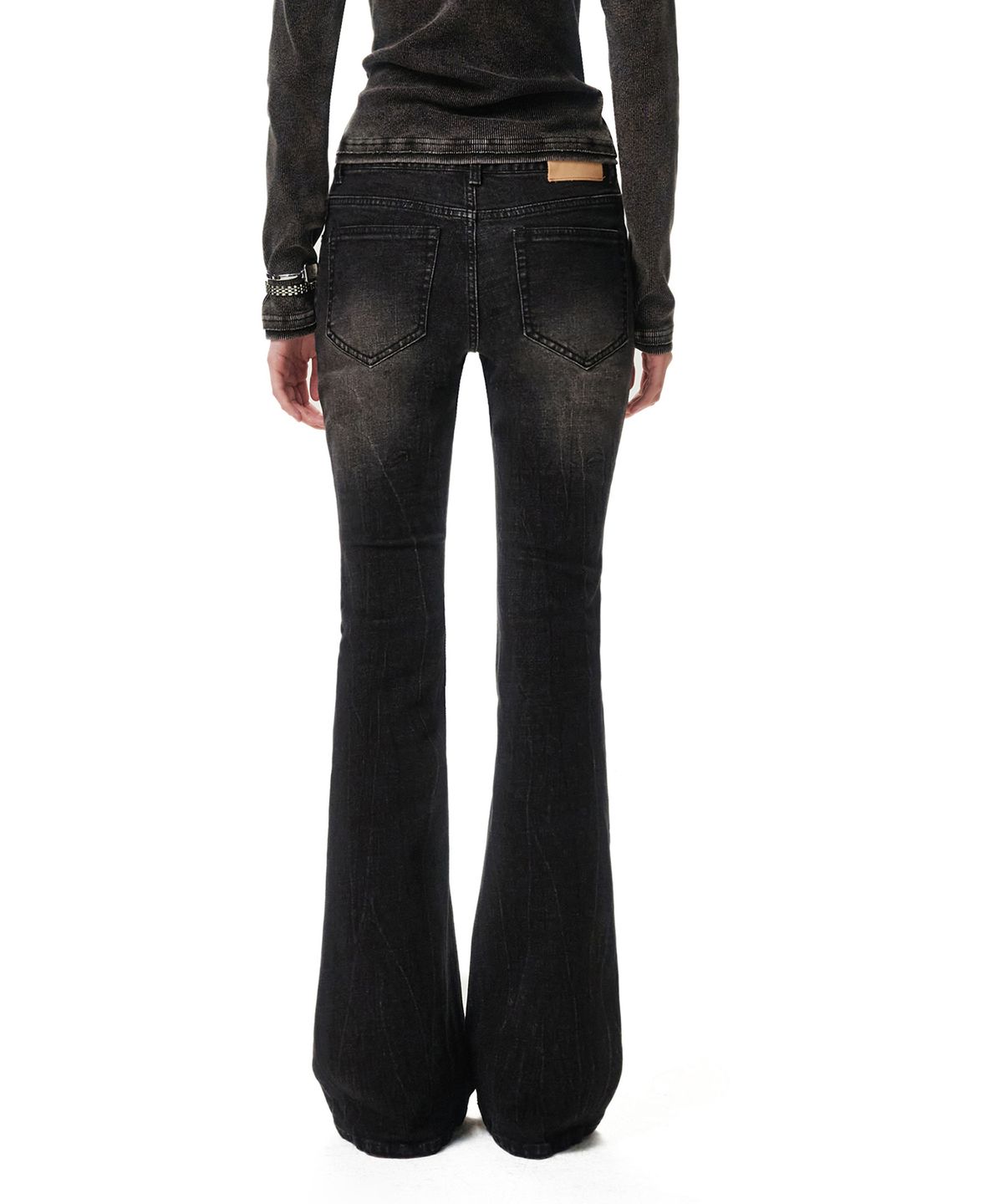 데케트 우먼(DECET WOMEN) Crinkle Washed Low Rise Slim Flared Jeans DCWPT035BLACK