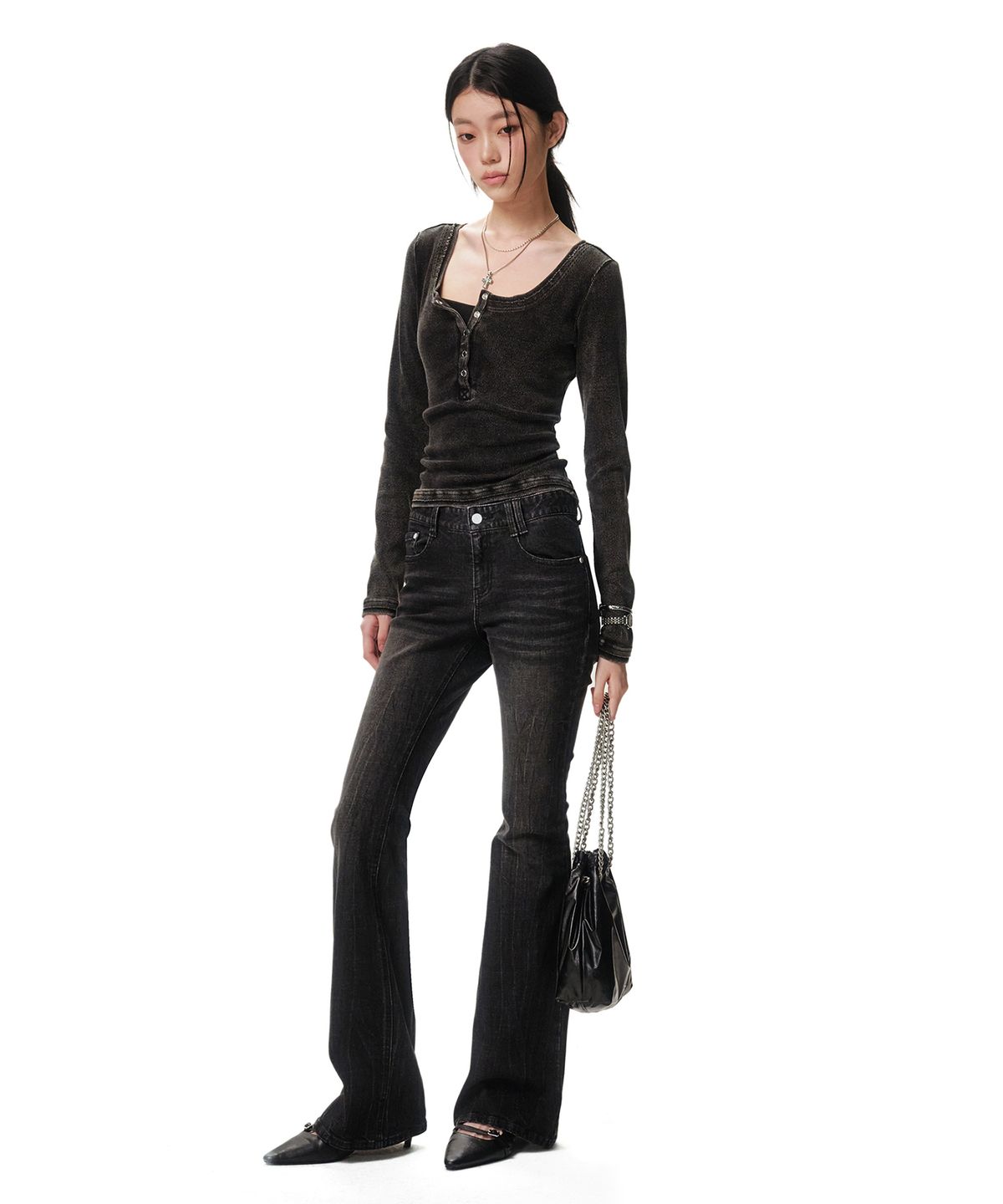 데케트 우먼(DECET WOMEN) Crinkle Washed Low Rise Slim Flared Jeans DCWPT035BLACK