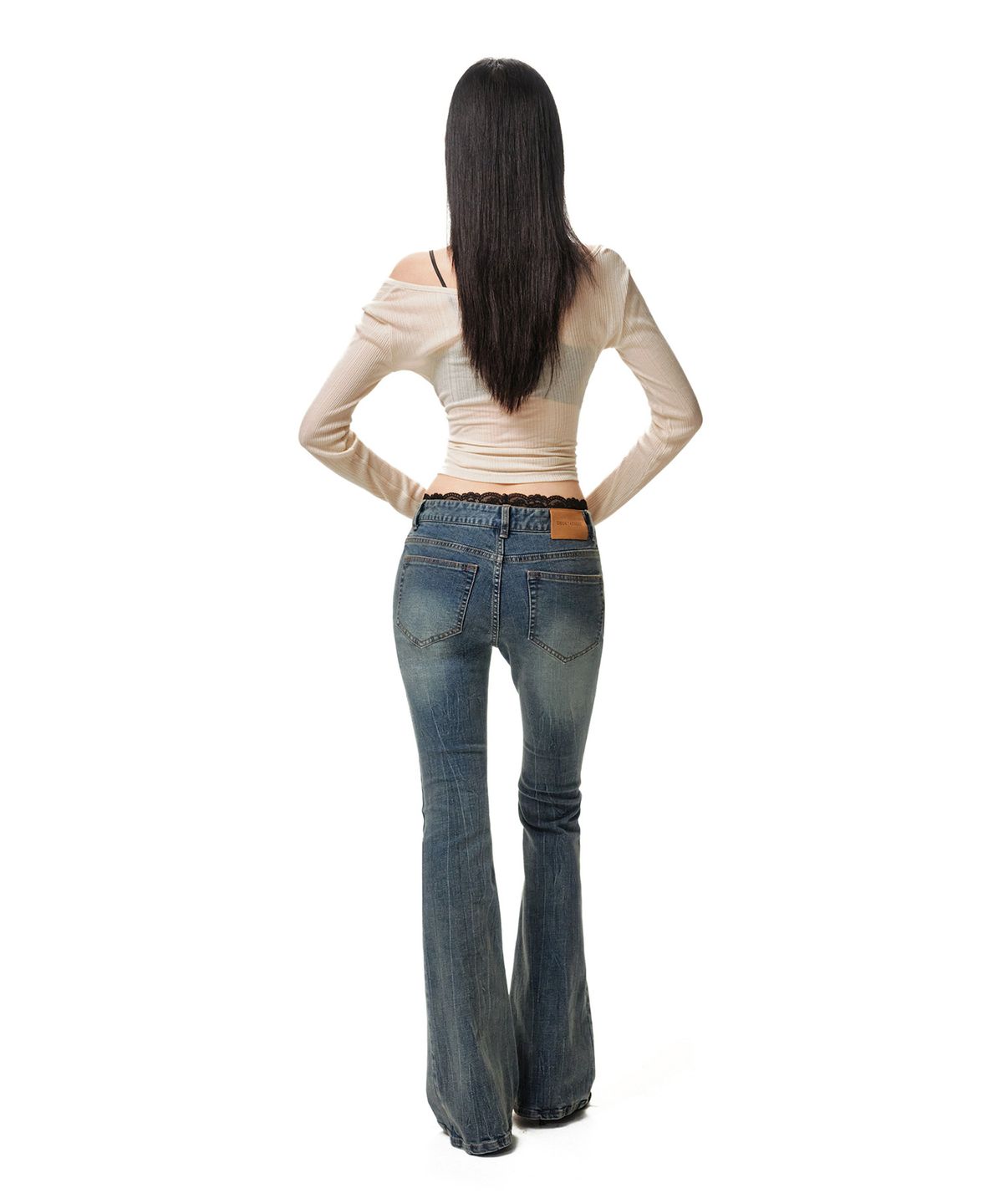 데케트 우먼(DECET WOMEN) Crinkle Washed Low Rise Slim Flared Jeans DCWPT035BLUE