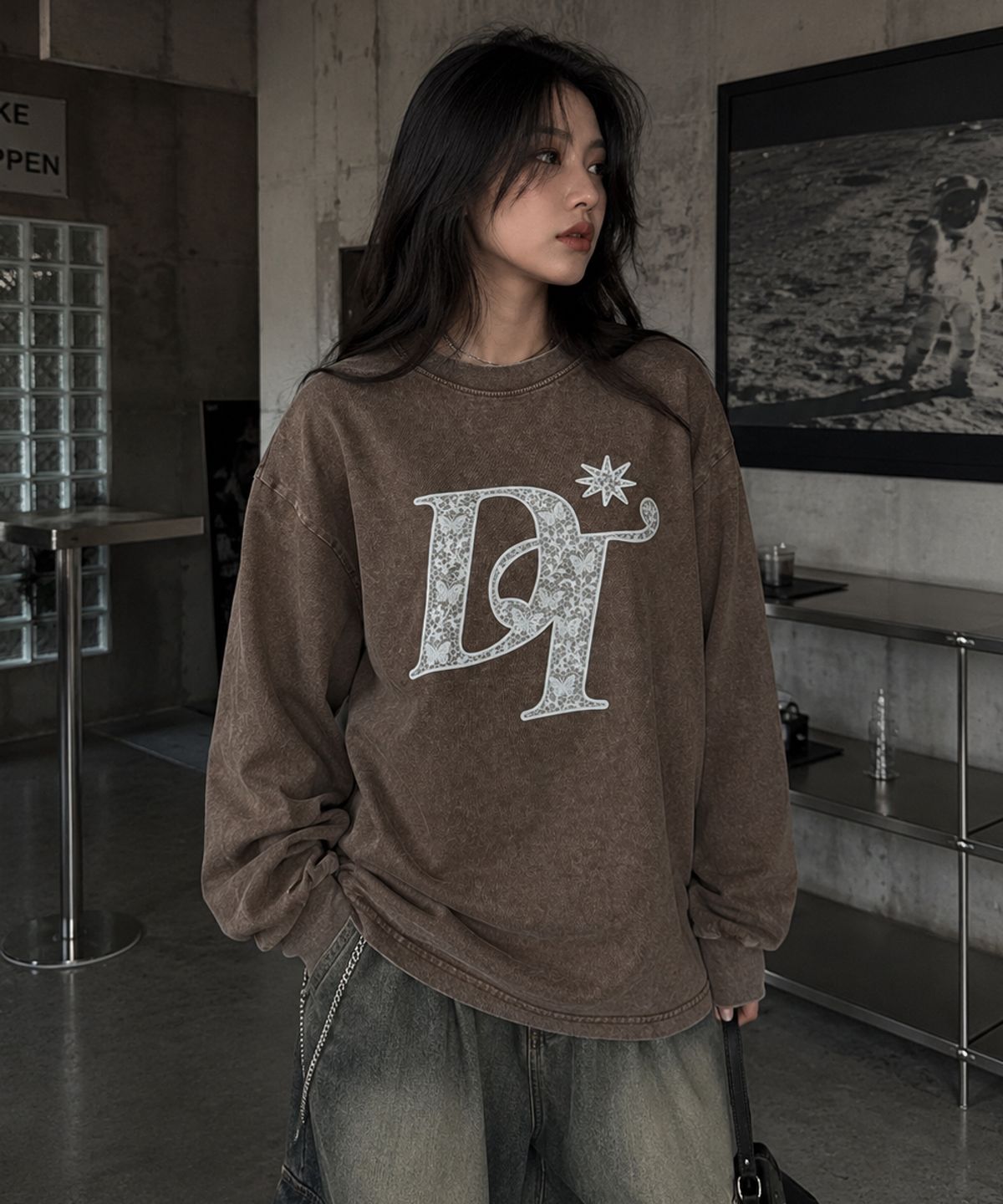 도톤(DOTON) LACE EMBLEM ACID LONG SLEEVE (Khaki)