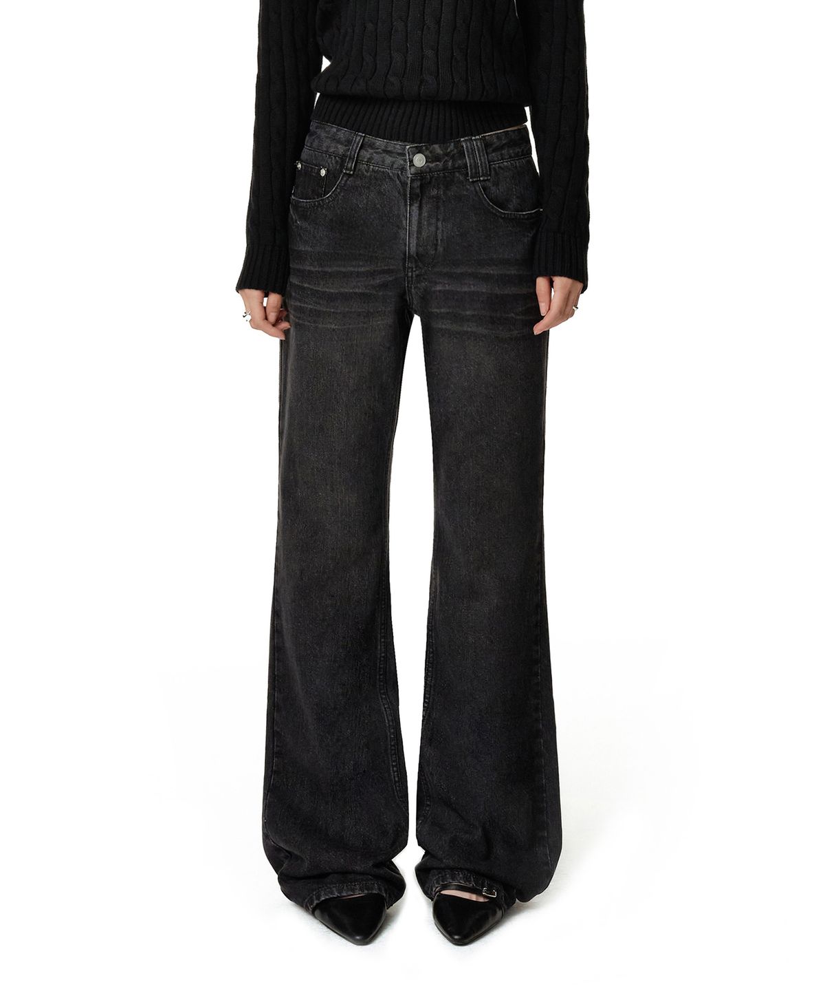 데케트 우먼(DECET WOMEN) Adjustable Back Low Rise Relaxed Flared Jeans DCWPT031BLACK