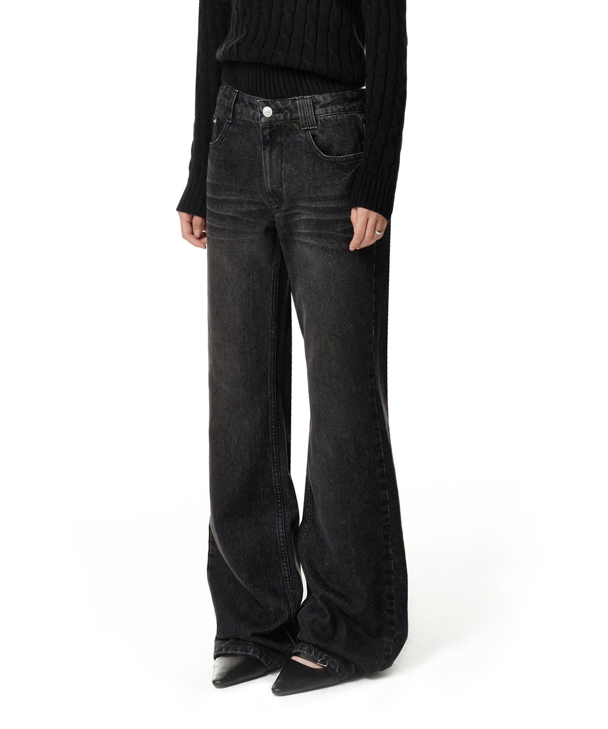 데케트 우먼(DECET WOMEN) Adjustable Back Low Rise Relaxed Flared Jeans DCWPT031BLACK