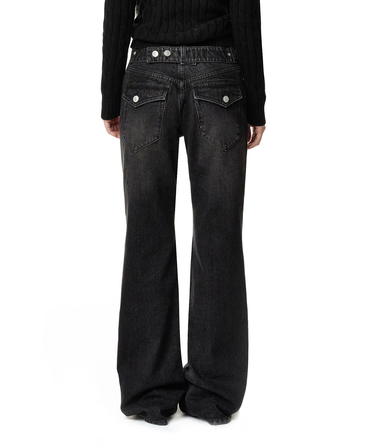 데케트 우먼(DECET WOMEN) Adjustable Back Low Rise Relaxed Flared Jeans DCWPT031BLACK