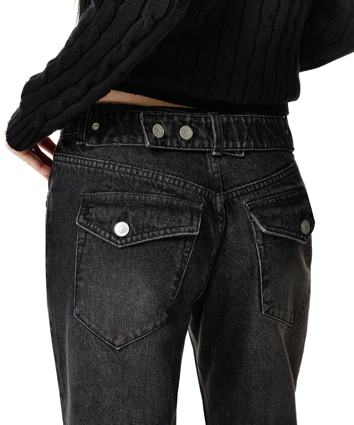 데케트 우먼(DECET WOMEN) Adjustable Back Low Rise Relaxed Flared Jeans DCWPT031BLACK