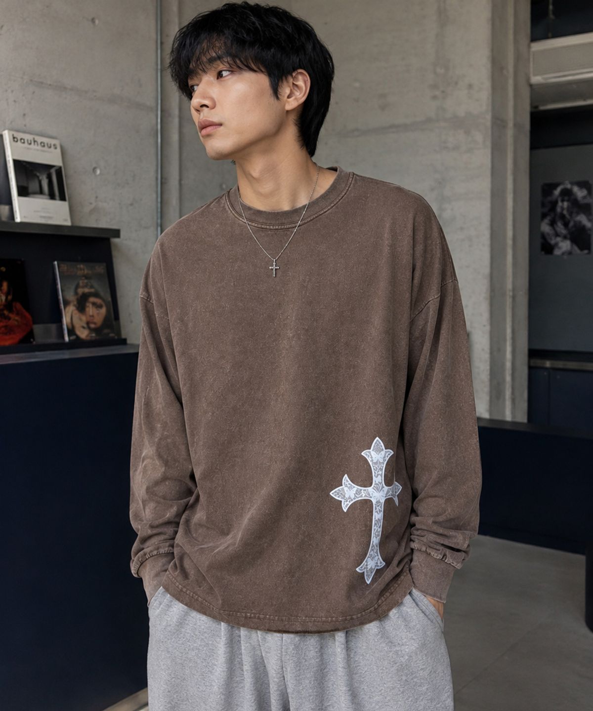도톤(DOTON) LACE CROSS ACID LONG SLEEVE (Brown)