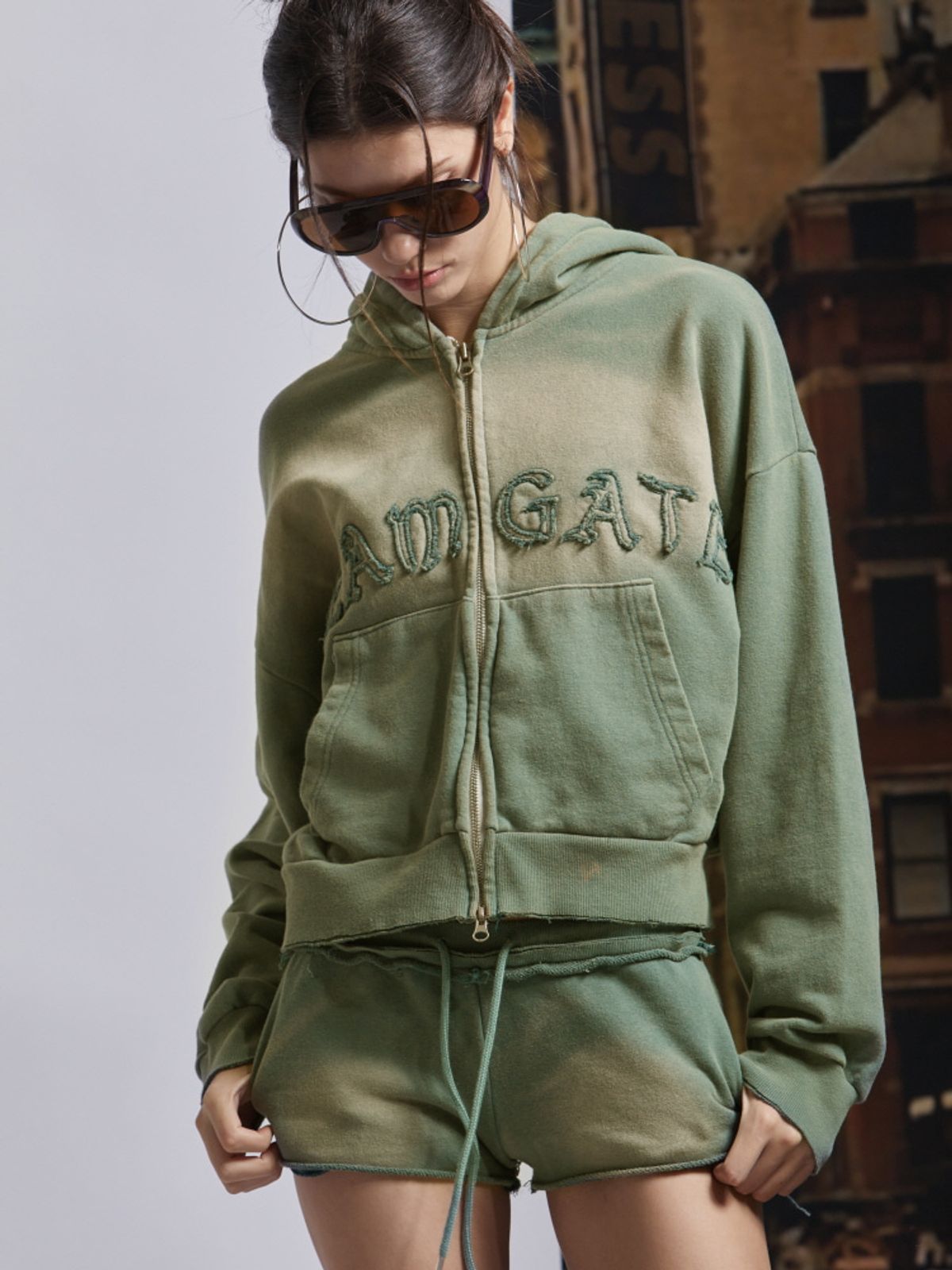 게이트리스(GATELESS) HIGHLIGHT ZIP-UP