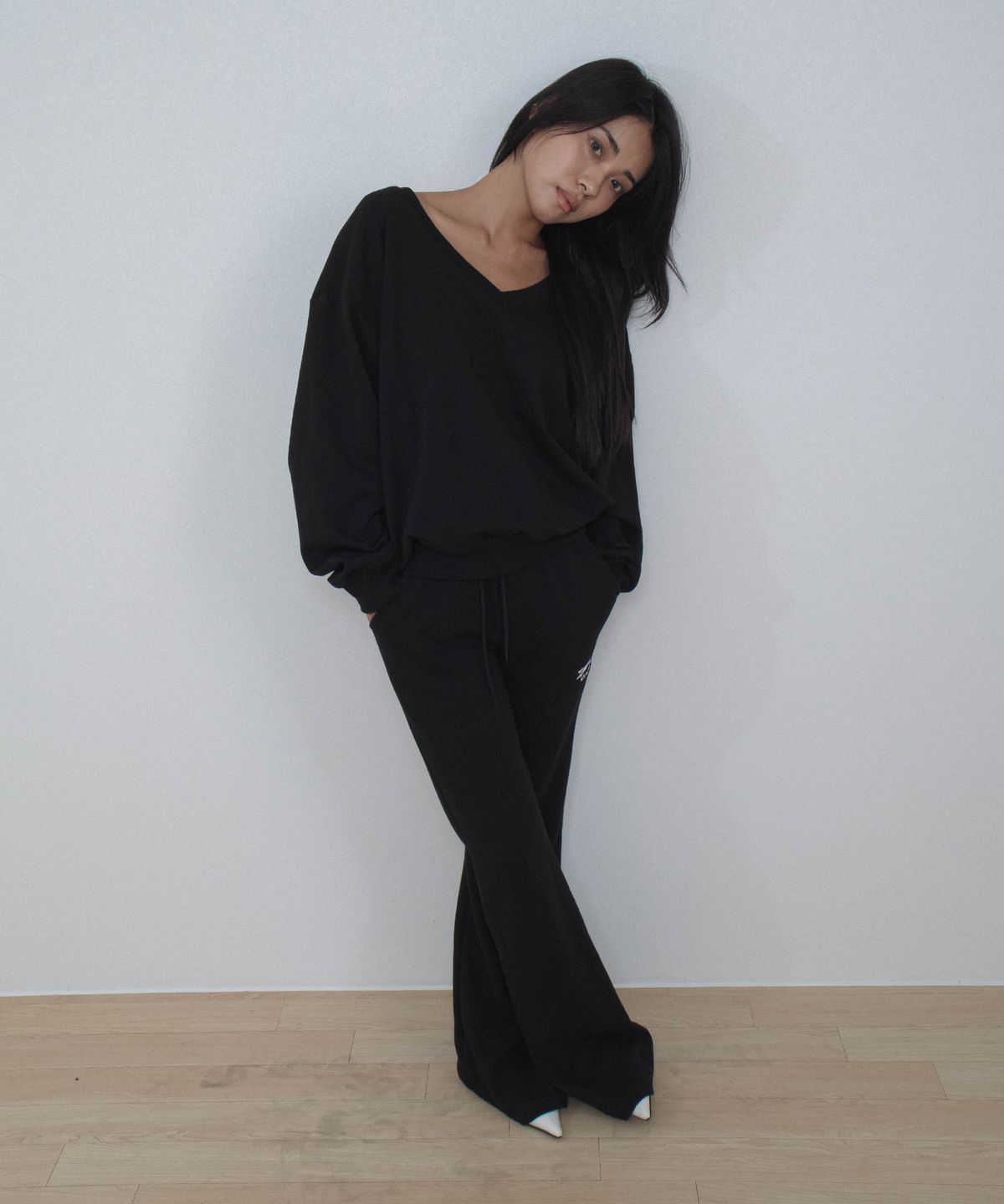 칙스(CHICKS) 녕이X칙스 인스팅트 슬림 부츠컷 팬츠 블랙