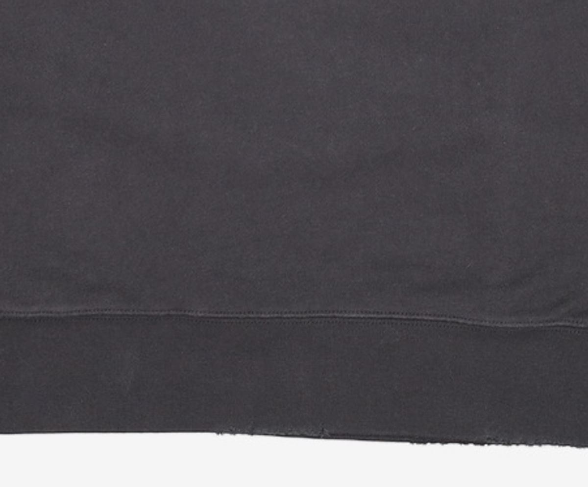 인사일런스(INSILENCE) [UNISEX] 엠블럼 오버핏 스웨트셔츠 WASHED BLACK FREE