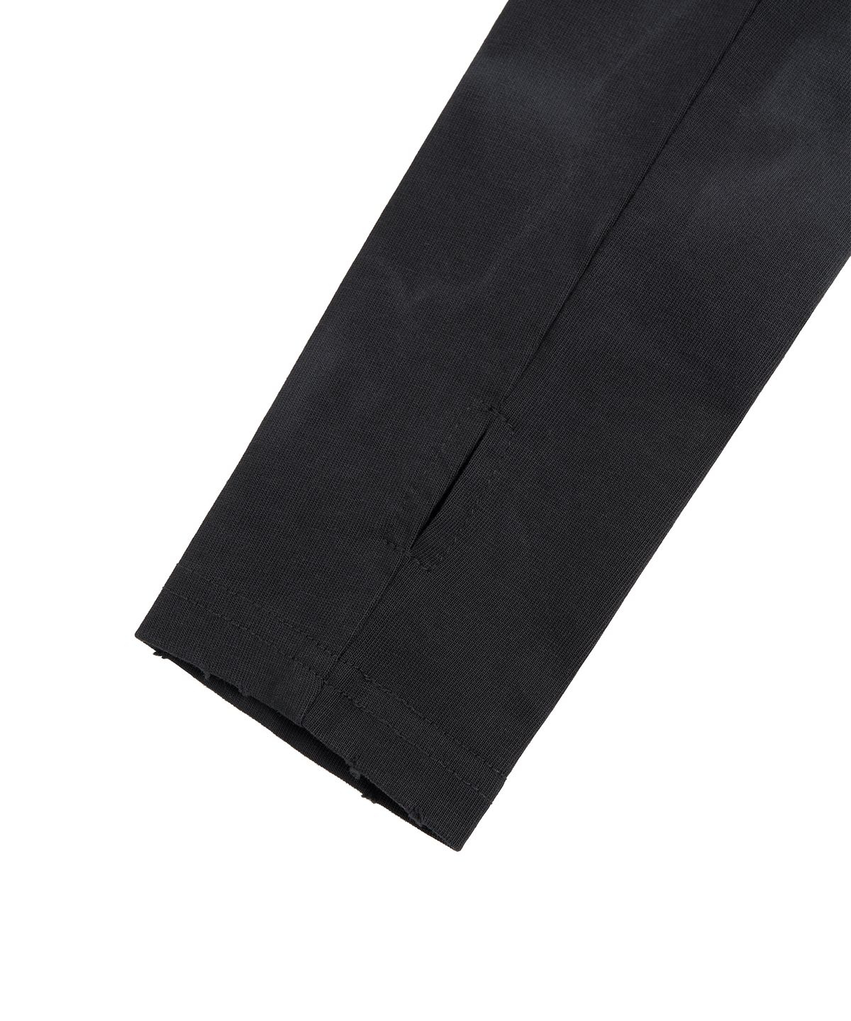지제뮤지엄(ZIZEMUSEUM) V-NECK LONG SLEEVE TEE (BLACK)