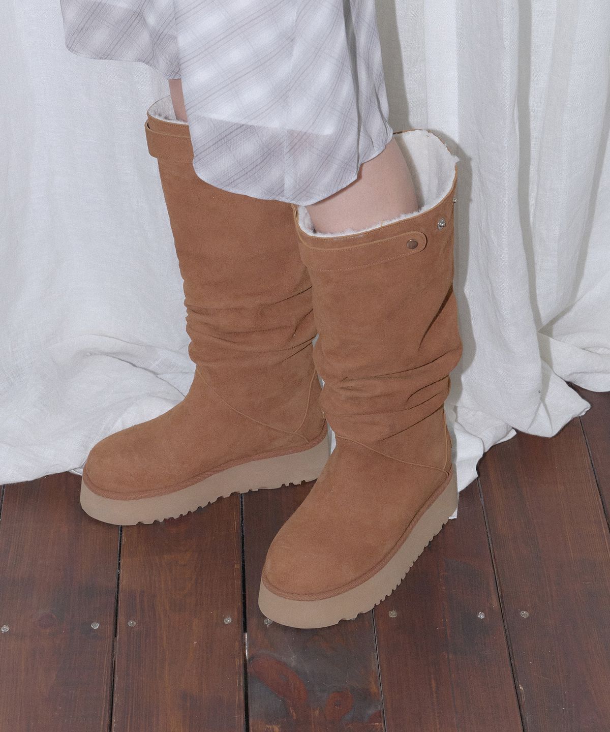 앤티어리(ANTIARY) Pug shearling boots 1color