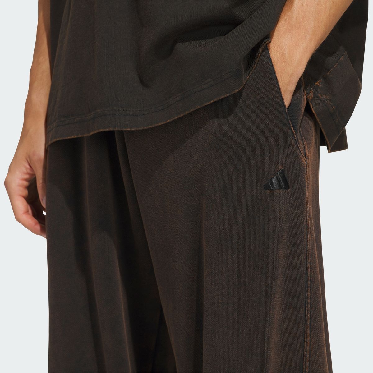 아디다스(ADIDAS) 바스켓볼 워시드 플리스 와이드 레그 팬츠 KW7349