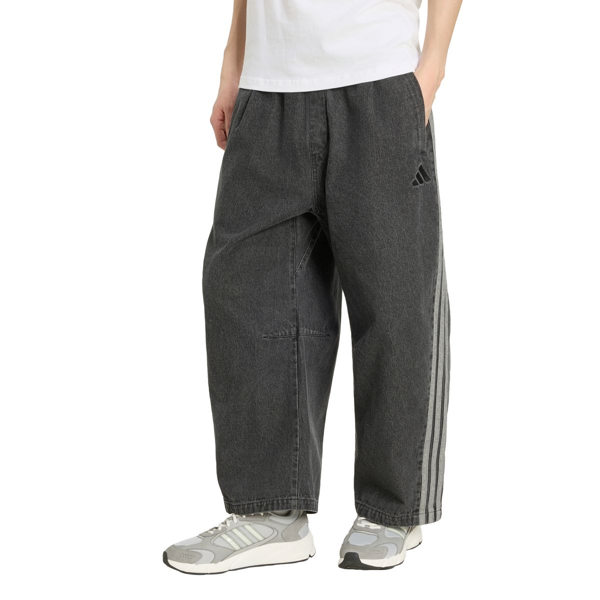 아디다스(ADIDAS) 스타디움 오버사이즈 핏 데님 풀 렝스 오픈 헴 트랙 팬츠 KV5882