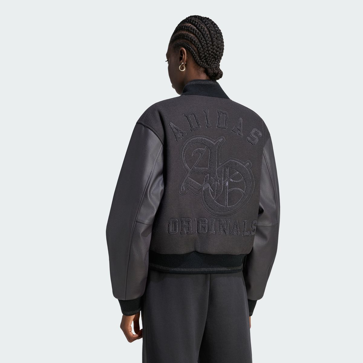 아디다스(ADIDAS) 바시티 재킷 KG6370
