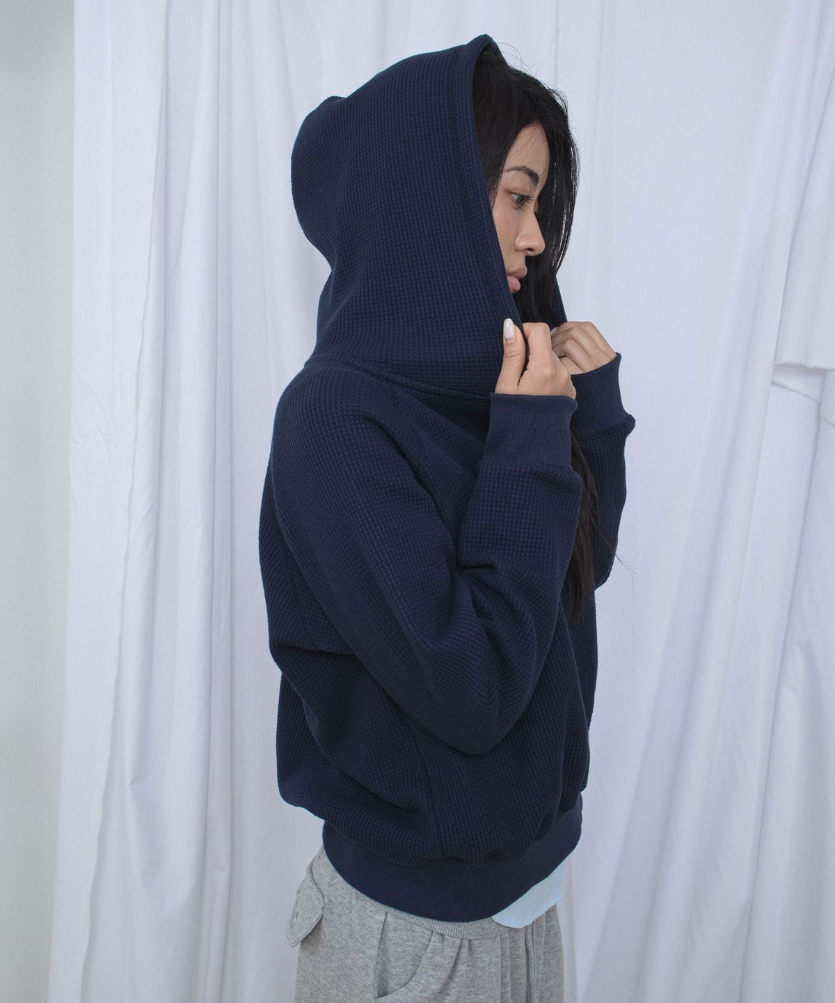 칙스(CHICKS) 와플 헨리넥 후드 티셔츠 네이비