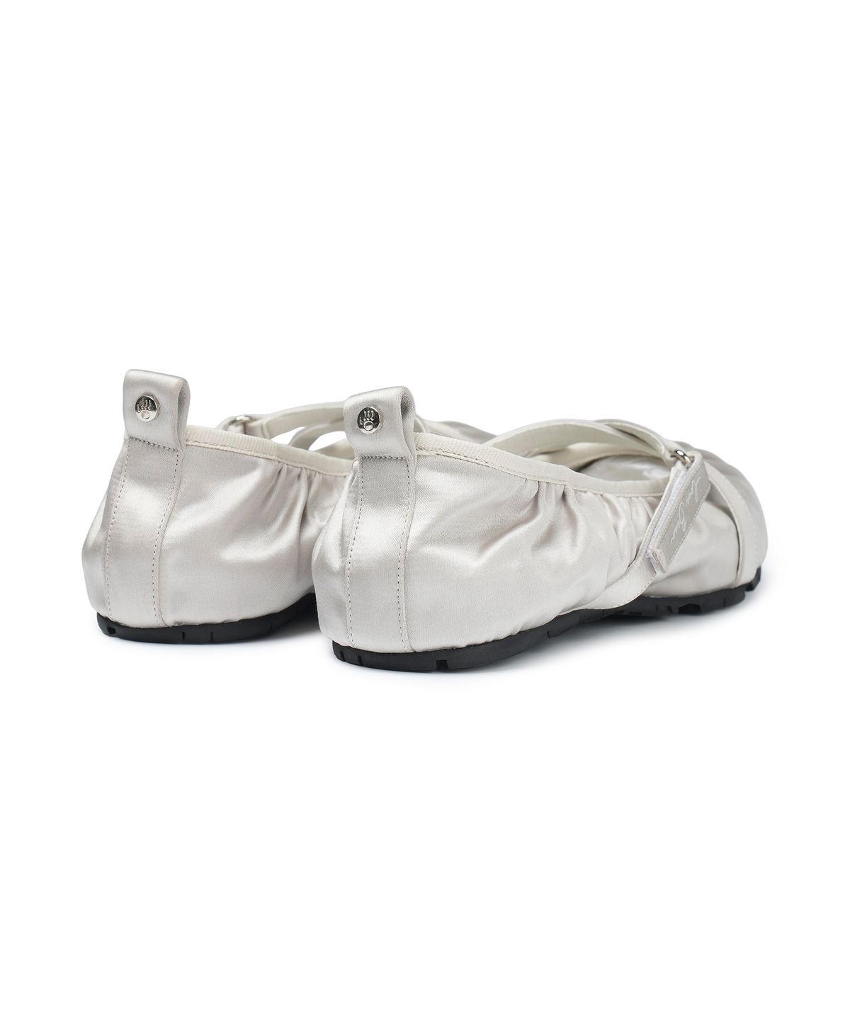 베어파우(BEARPAW) PLUM 플랫 실버 (K3688019SC-W)