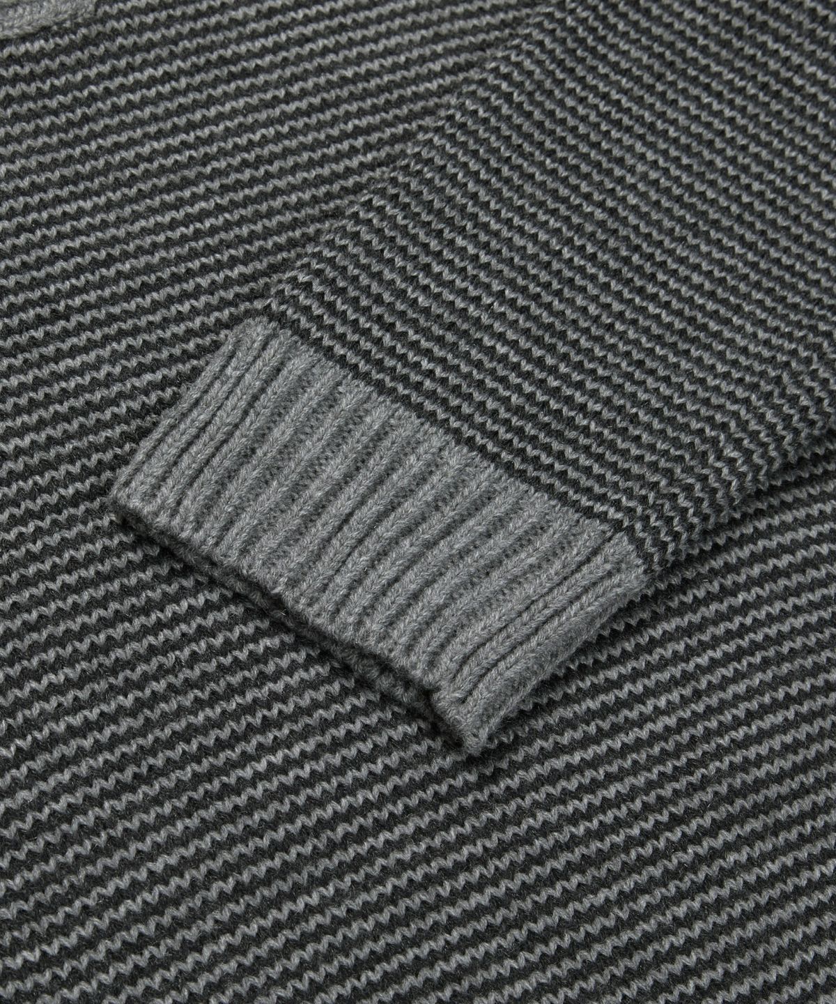 엠엠엘지(MMLG) BREEZY HENLEY NECK KNIT (CHARCOAL)