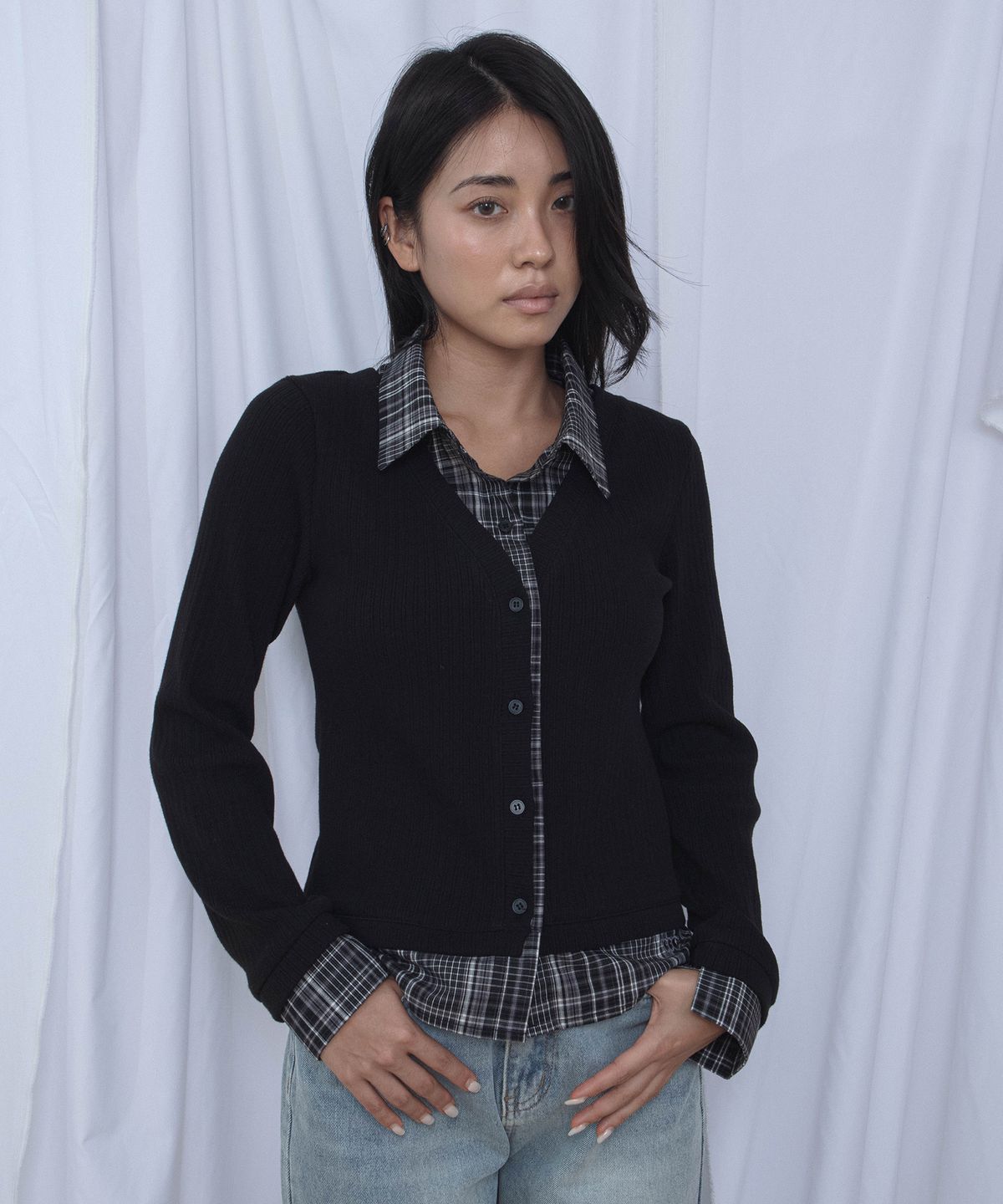 칙스(CHICKS) 글렌 체크셔츠 레이어드 브이넥 가디건 블랙