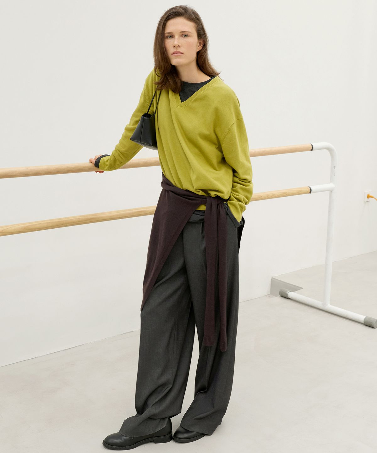 르바(LEVAR) Float Wool Layered Shawl - Mahogany Brown