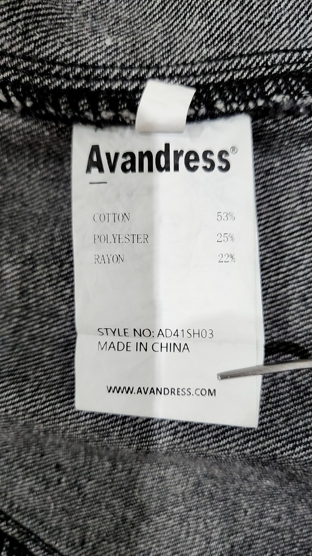 어반드레스(AVANDRESS) Heart Slit Denim Shirt - 2COL S