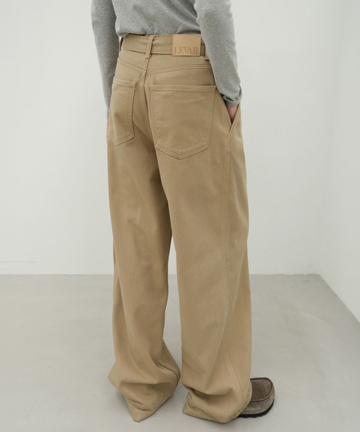 르바(LEVAR) Belted Wide Barrel Denim - Camel Beige