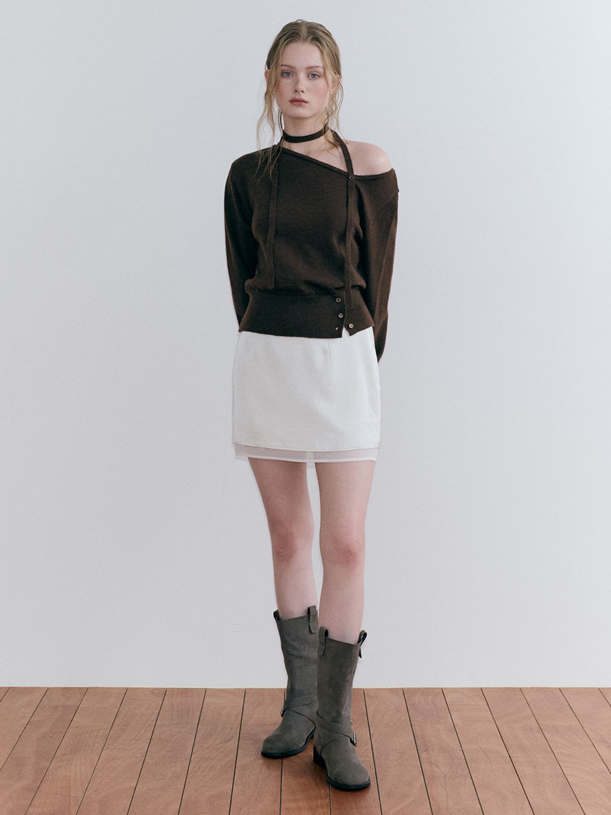 에트몽(ETMON) Oblique Strap Knit Pullover, Brown