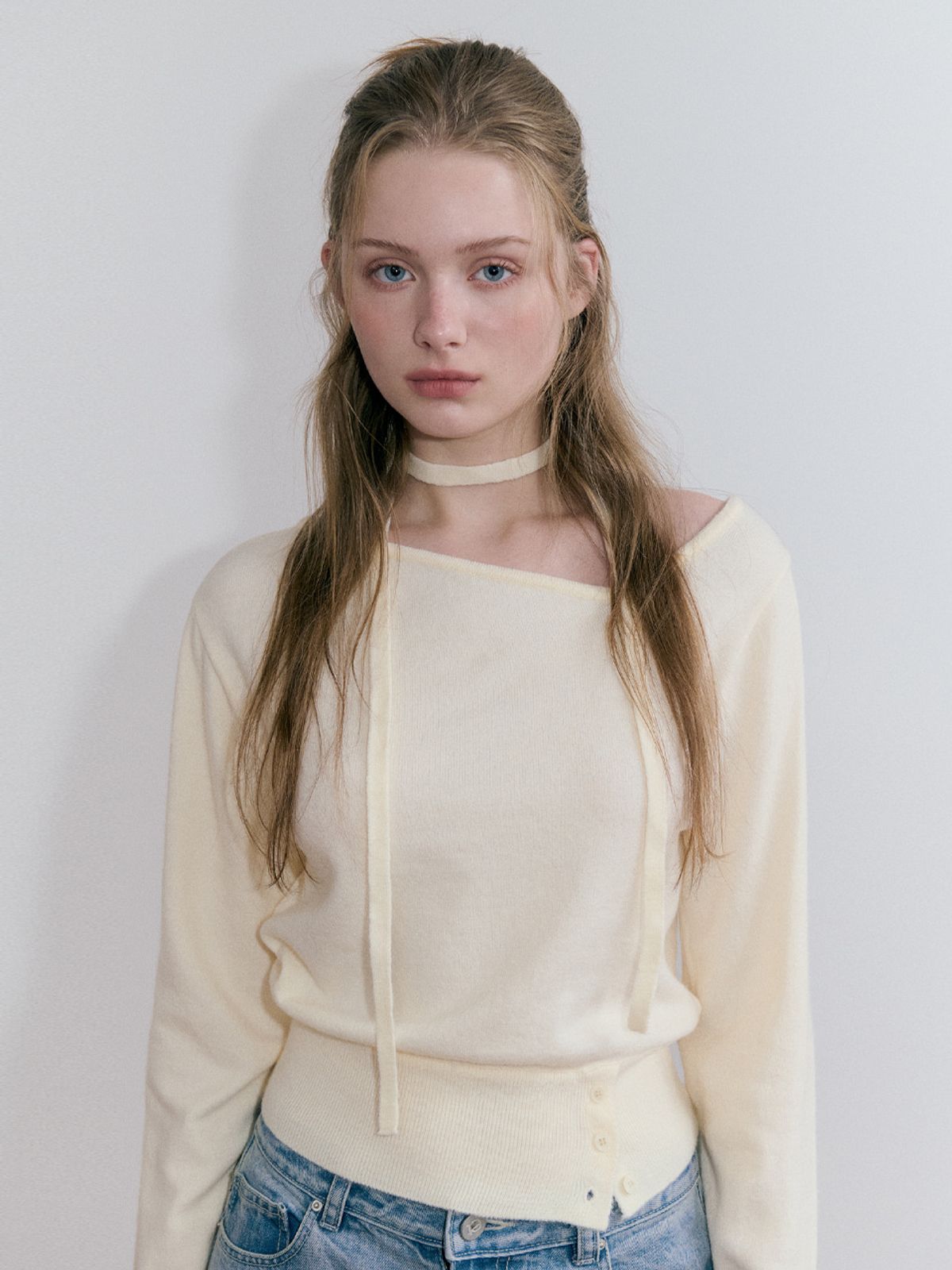 에트몽(ETMON) Oblique Strap Knit Pullover, Cream