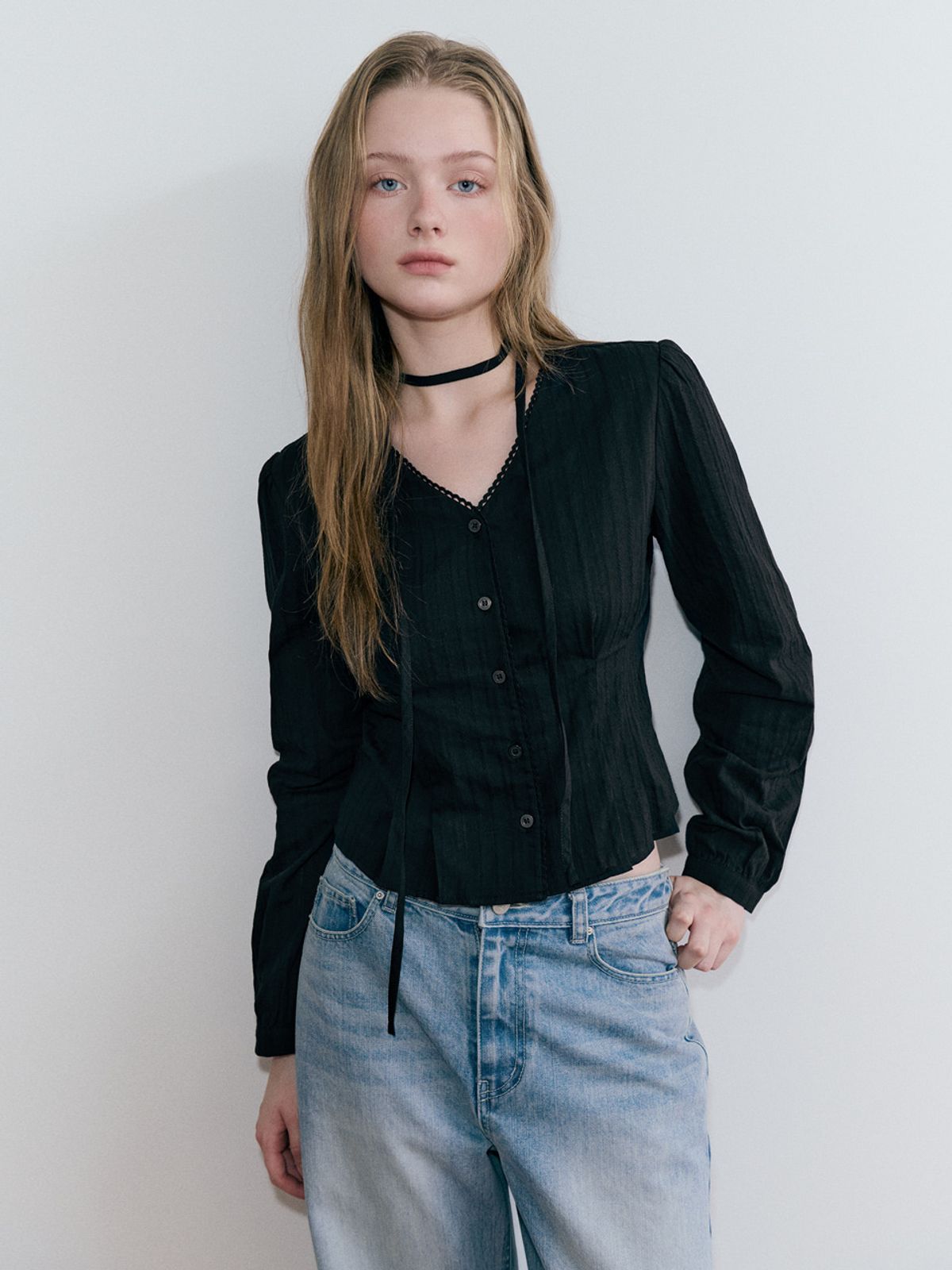 에트몽(ETMON) Lace Pintuck Strap Blouse, Black