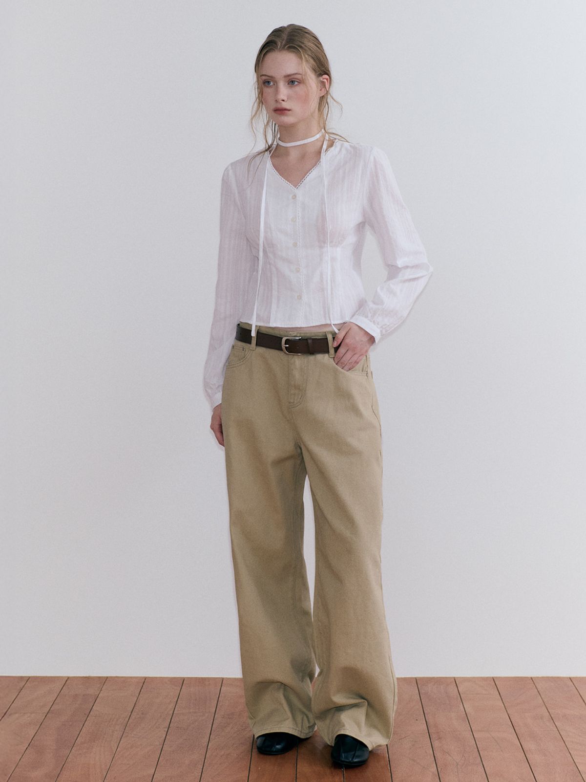 에트몽(ETMON) Lace Pintuck Strap Blouse, White