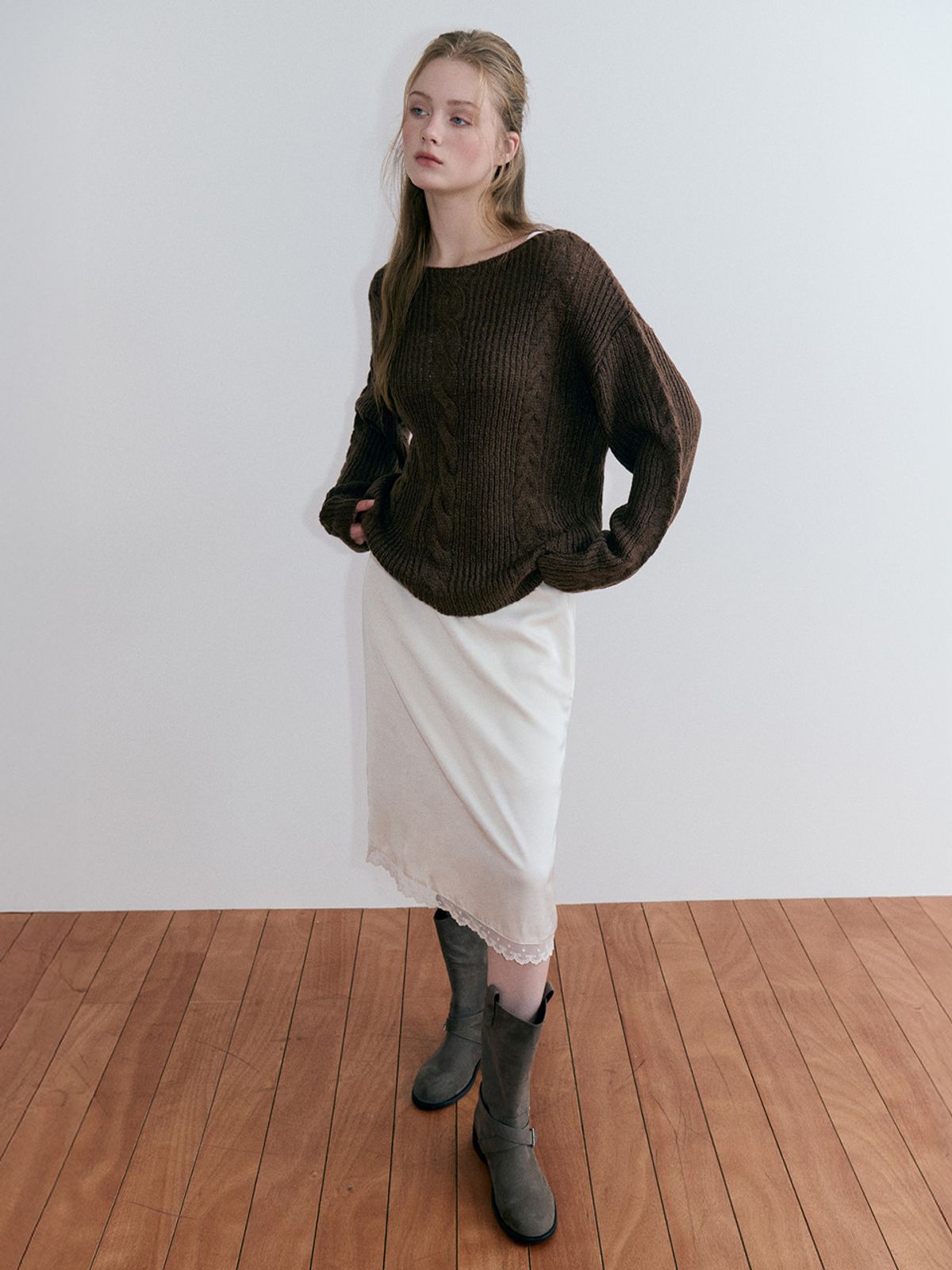 에트몽(ETMON) Boat-Neck Cable Knit Pullover, Brown