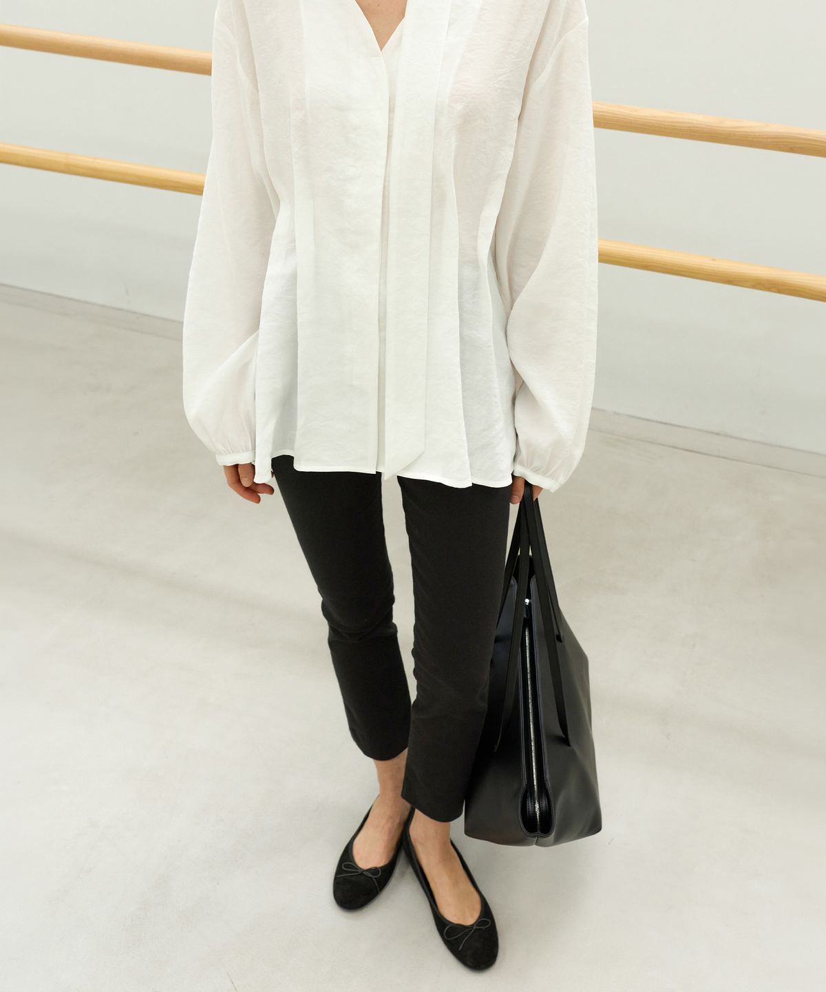 르바(LEVAR) Beyond Capri Denim - Black