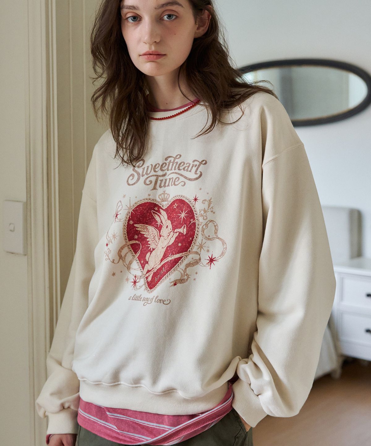 헤인트(HAINT) SWEET BUNNY OVERSIZED SWEATSHIRT 2COL_IVORY
