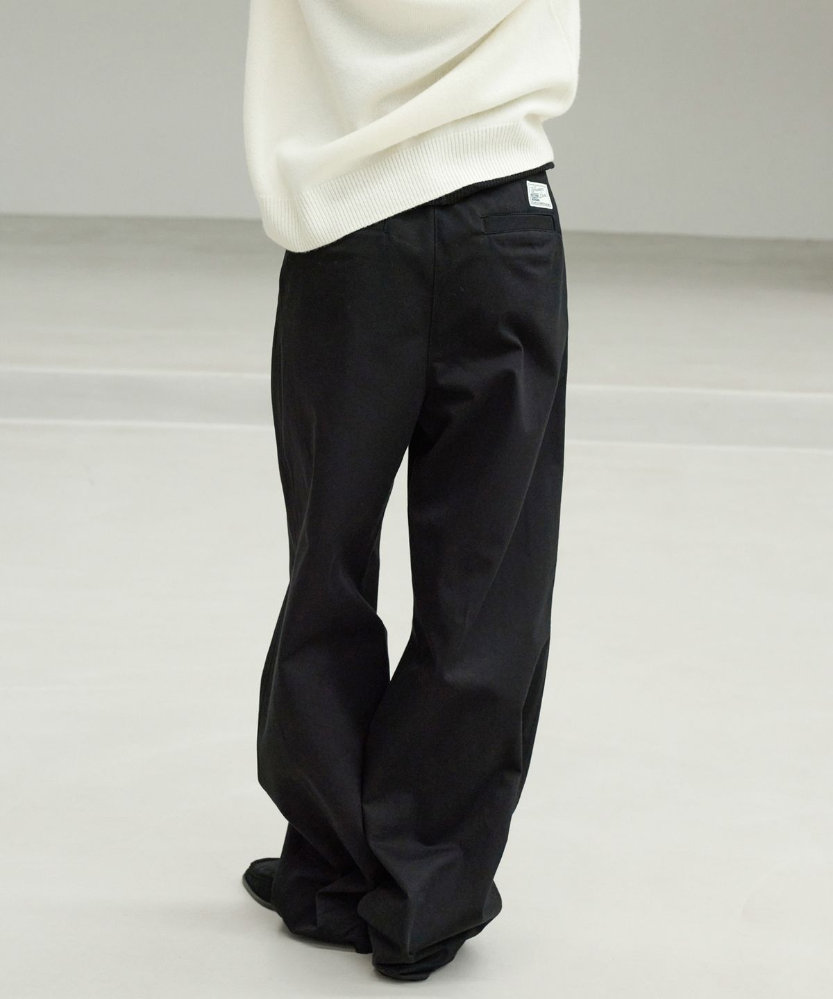 르바(LEVAR) Relaxed Cotton Chino Pants - Black