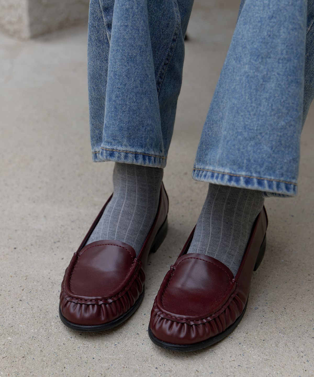 어몽(AMONG) A SHIRRING LOAFER_BURGUNDY
